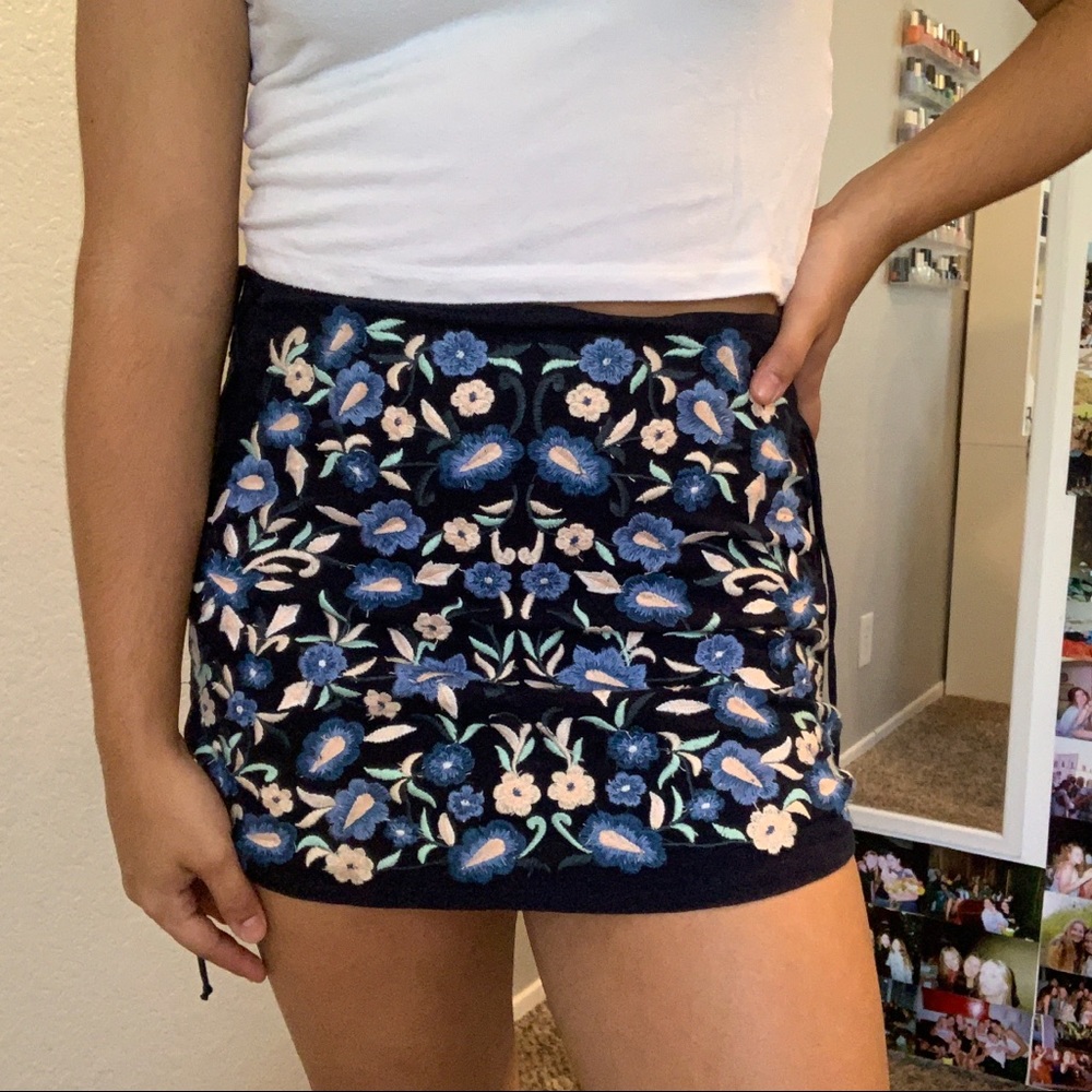 embroidered mini skirt